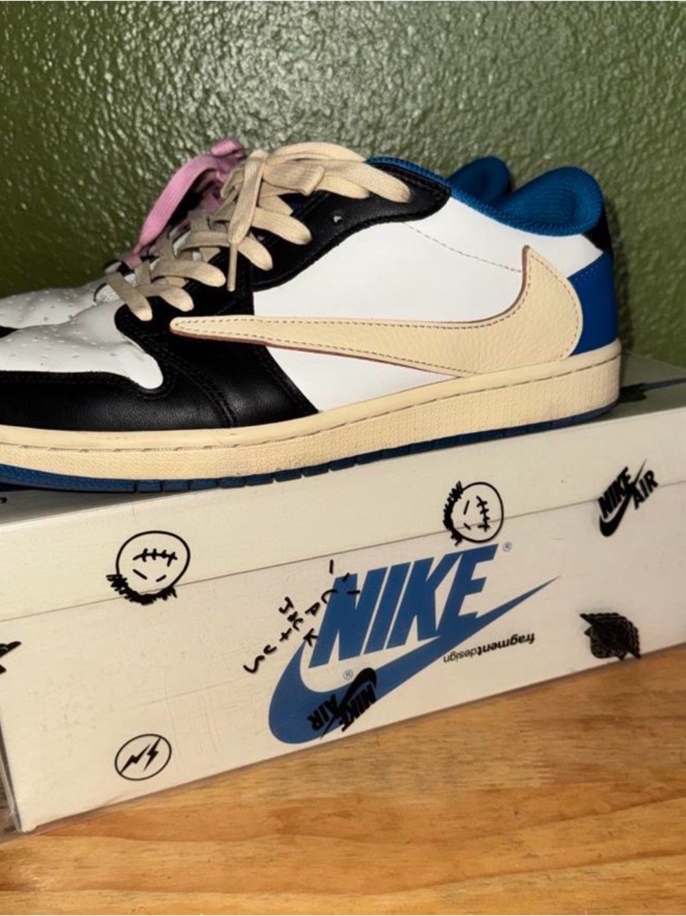 Fragment TS Jordan 1 Low